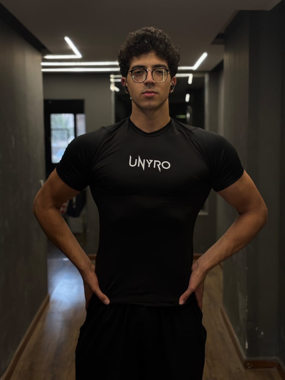 Unyro compression black